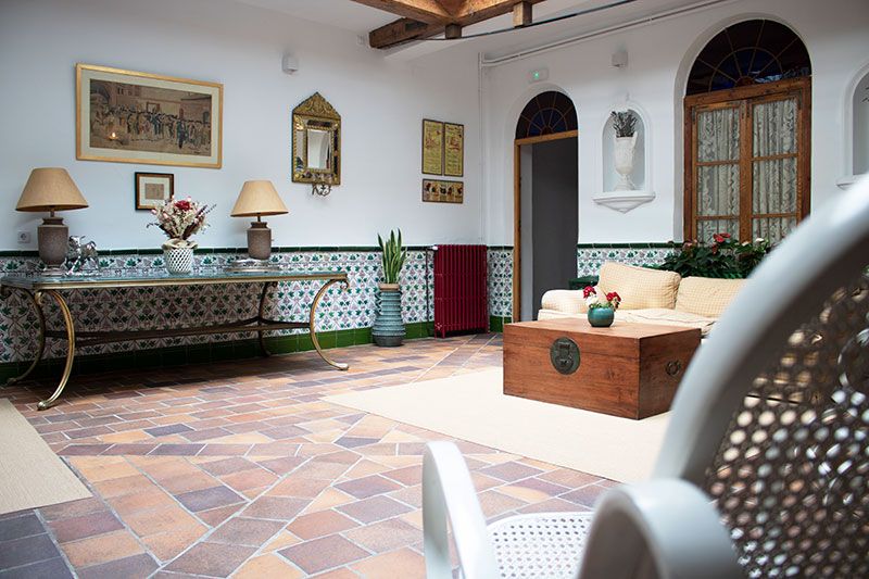 Patio interior de estilo clásico