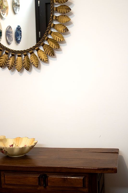 Espejo sobre mesa