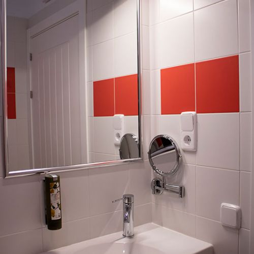 Baño de la habitación roja